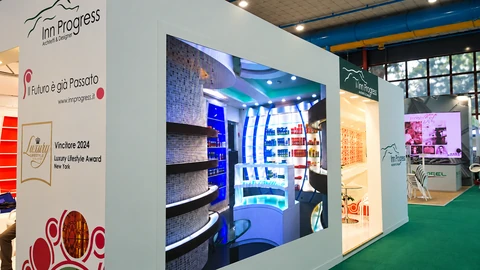 Visitatori nello stand INN PROGRESS durante PharmExpo Napoli
