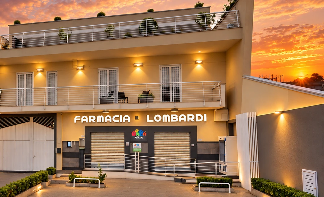 Esterno della Farmacia Sant’Anna a Volla (NA), facciata e ingresso
